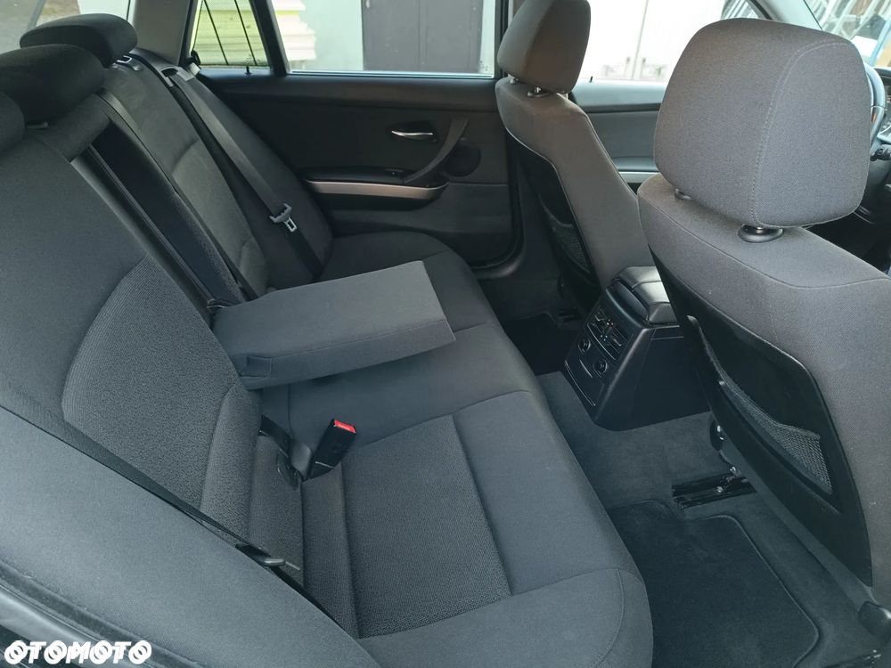 BMW Seria 3 320i Edition Exclusive - 15