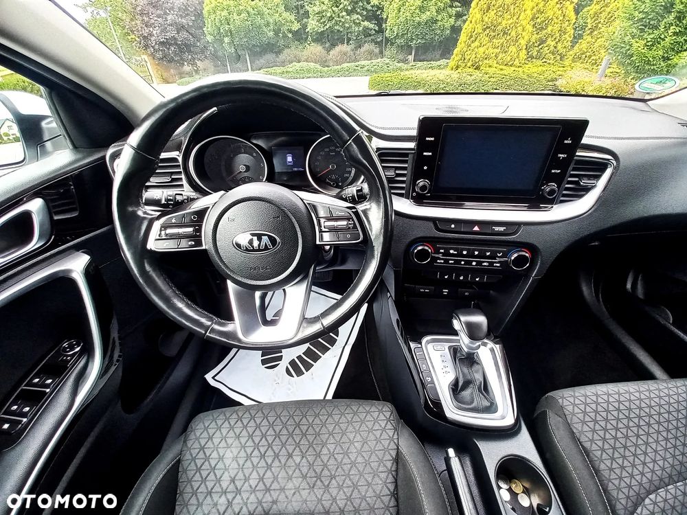 Kia Ceed 1.6 CRDi DCT Vision - 23