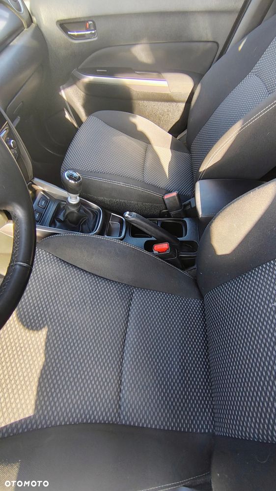 Suzuki Vitara 1.4 Boosterjet SHVS Premium 2WD - 17