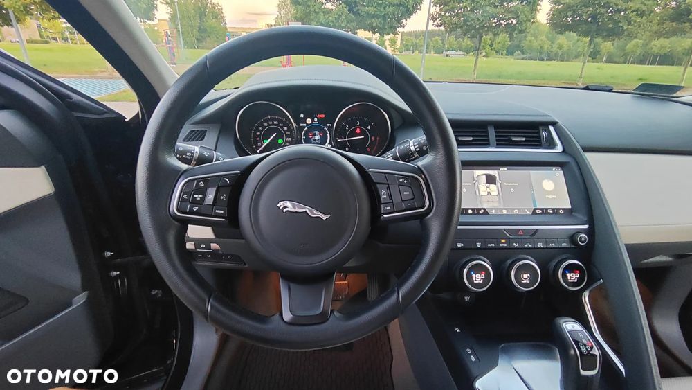 Jaguar E-Pace 2.0 i4D AWD - 14
