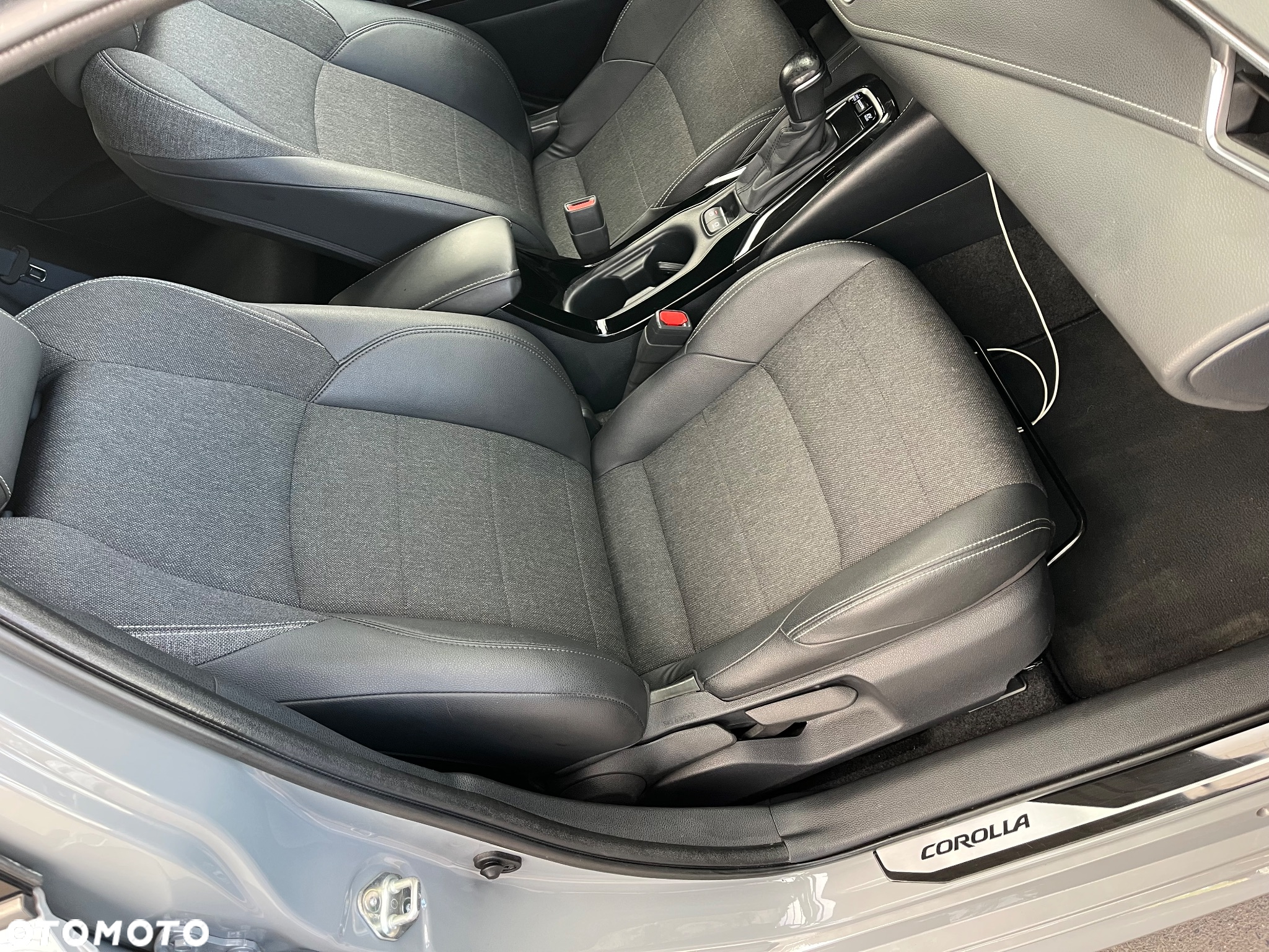 Toyota Corolla 2.0 Hybrid Comfort - 33