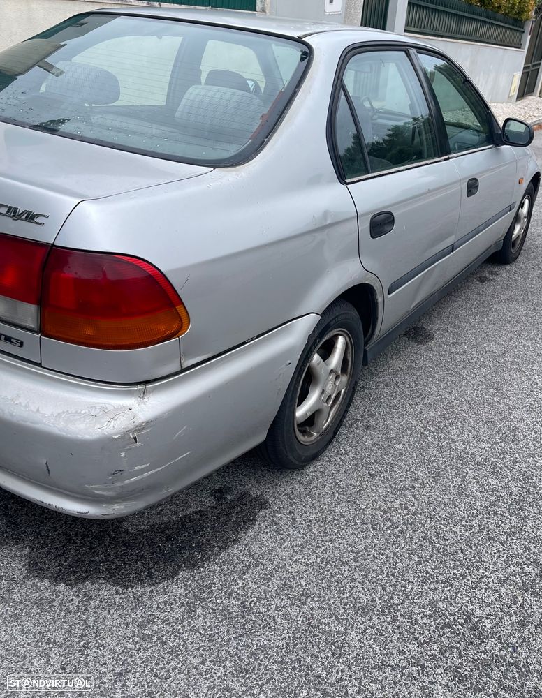 Honda Civic 1.5i LS - 1