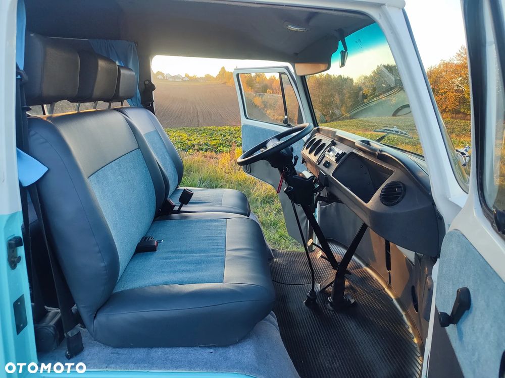 Volkswagen Transporter - 11
