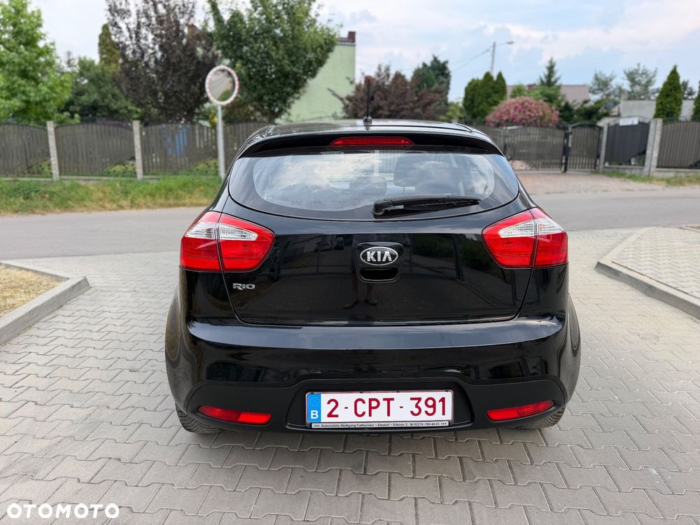 Kia Rio 1.2 Fifa World Cup Edition - 7