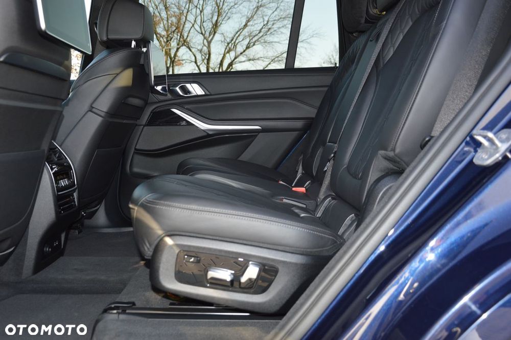 BMW X7 M50d sport - 10