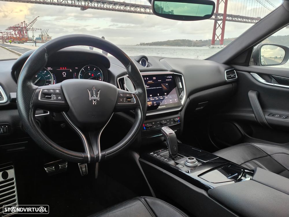 Maserati Ghibli Hybrid GranSport - 11