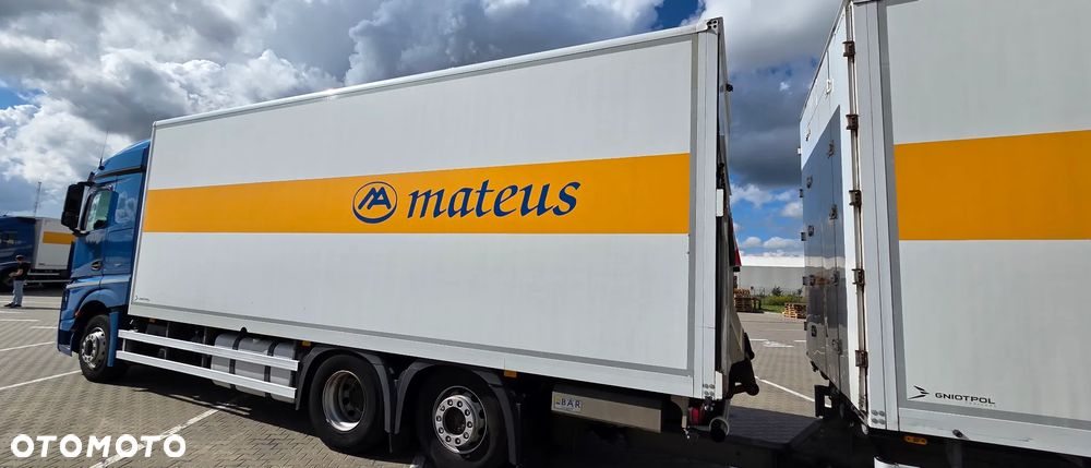 Mercedes-Benz Actros - 16