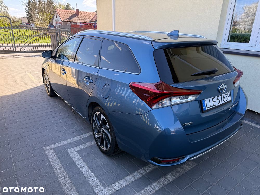 Toyota Auris 1.8 HSD Sol - 6