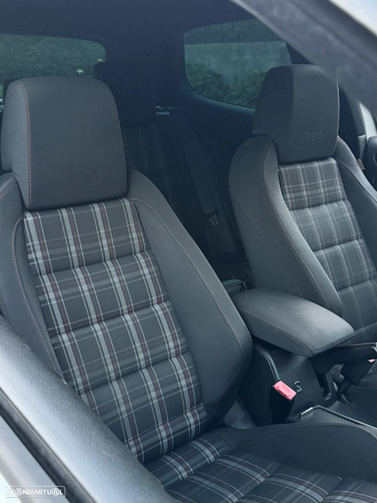 VW Golf 2.0 GTI DSG - 9