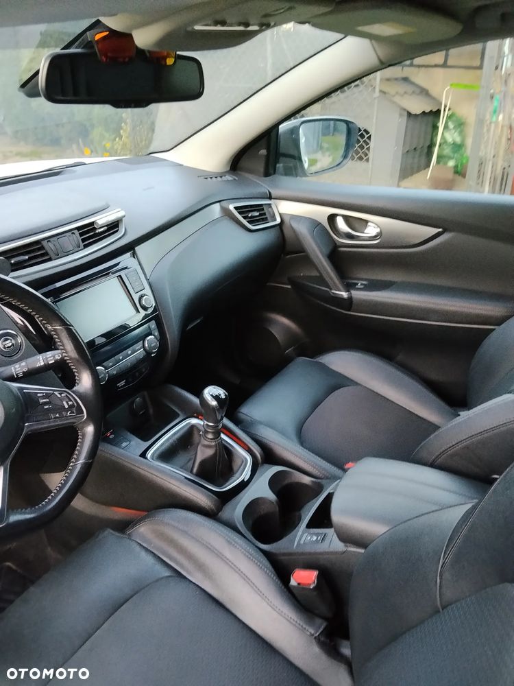 Nissan Qashqai 1.3 DIG-T N-Connecta - 20