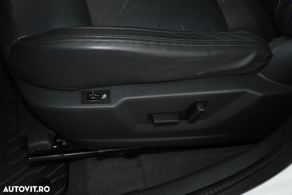 Peugeot 3008 HYbrid4 - 24