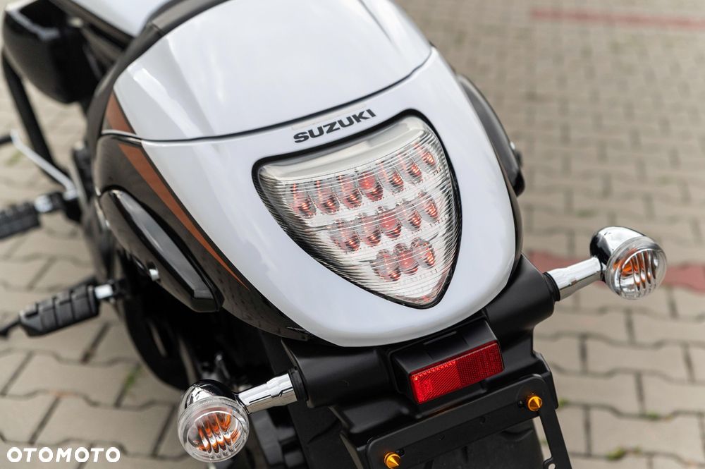 Suzuki Boulevard - 28