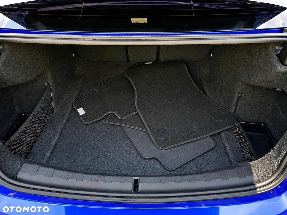 BMW Seria 3 330i xDrive M Sport - 16