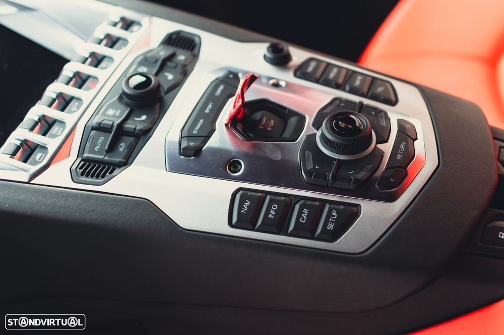 Lamborghini Aventador 6.5 V12 LP700-4 - 21