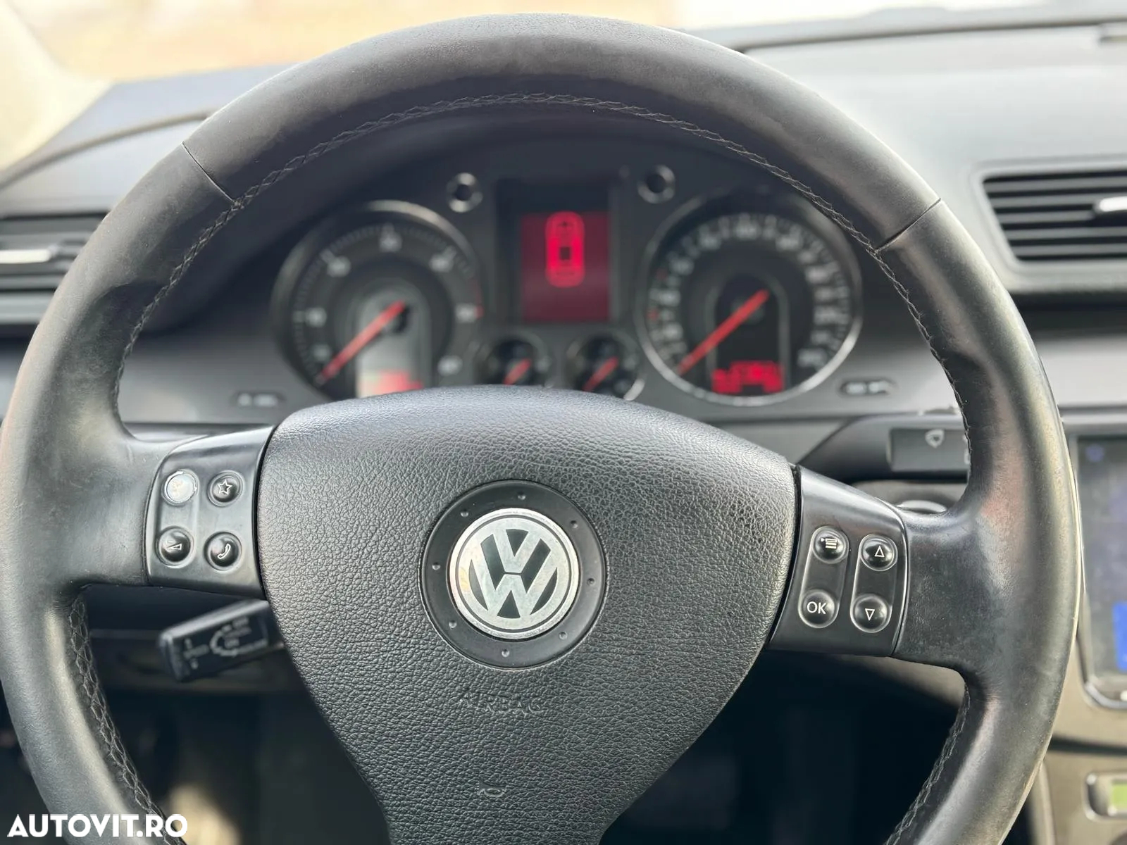 Volkswagen Passat Variant 2.0 TDI DPF DSG Individual - 10