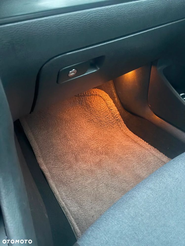 Volkswagen Golf - 9