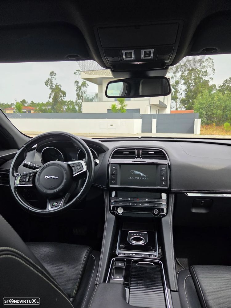 Jaguar F-Pace 2.0 i4D R-Sport Aut. - 9