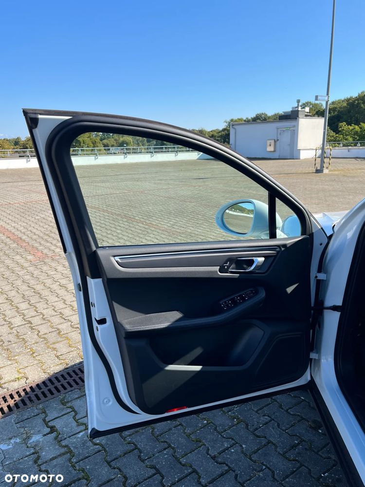Porsche Macan Standard - 12
