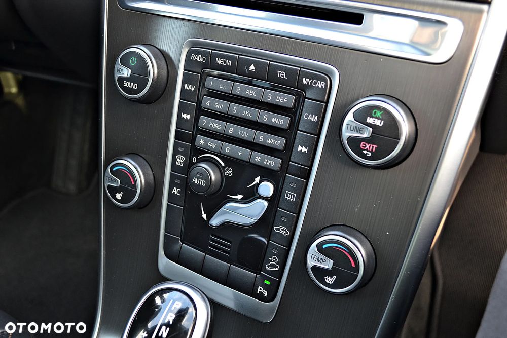 Volvo XC 60 D5 AWD Geartronic Summum - 35