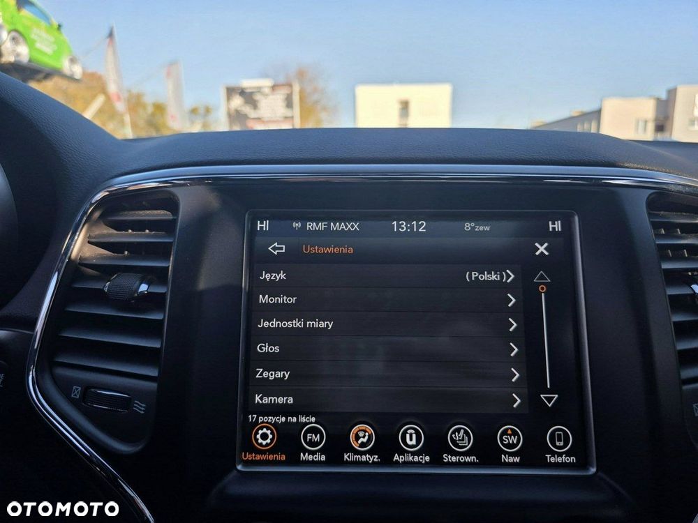 Jeep Grand Cherokee - 20