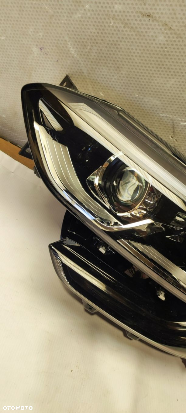 NOWA ORYGINALNA LEWA LAMPA RENAULT MEGANE IV 260607505R ZWYKŁA  LED - 2
