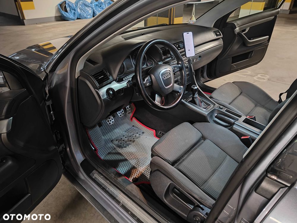 Audi A4 Avant - 6