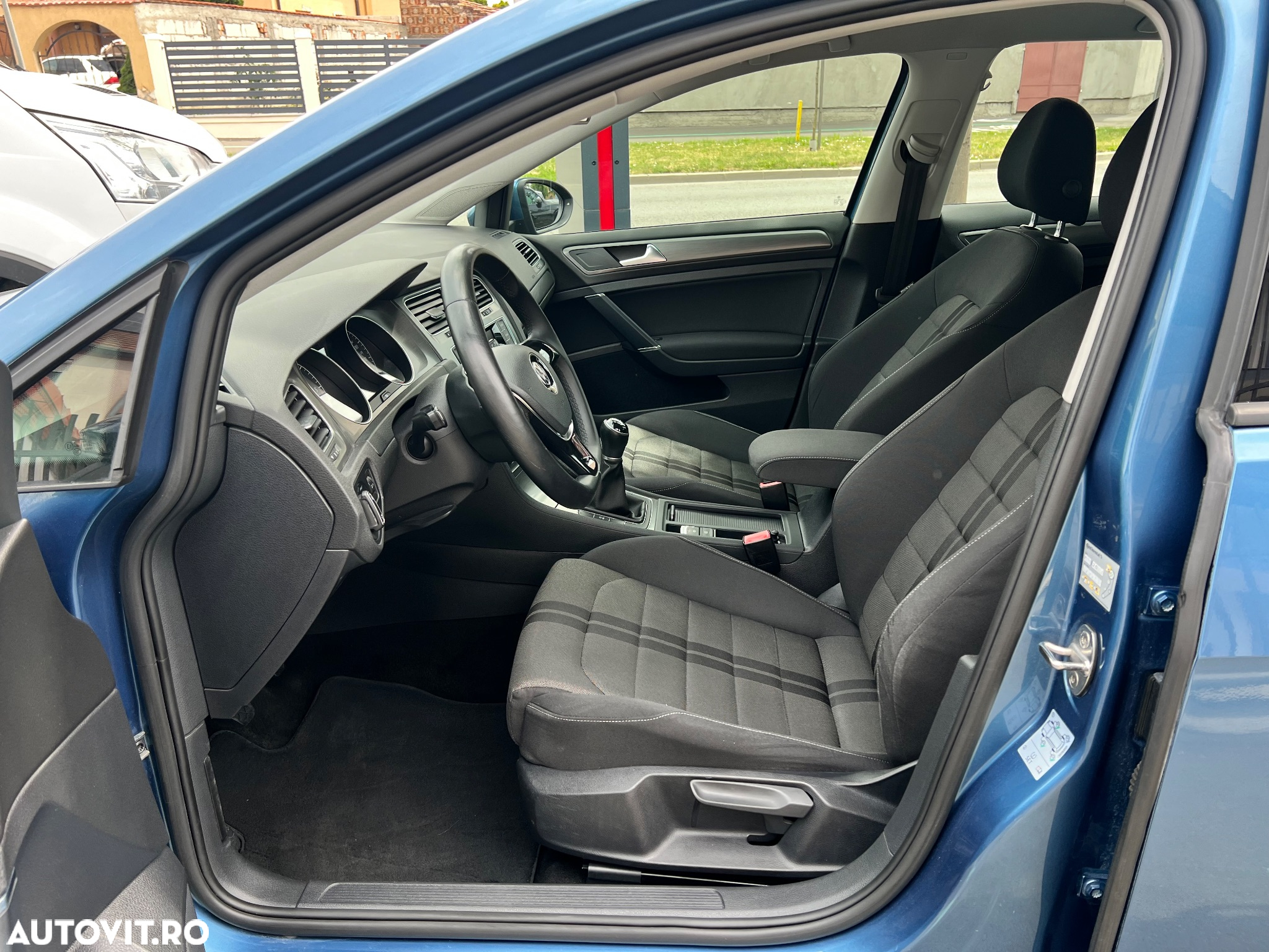 Volkswagen Golf 1.6 TDI BMT Comfortline - 9