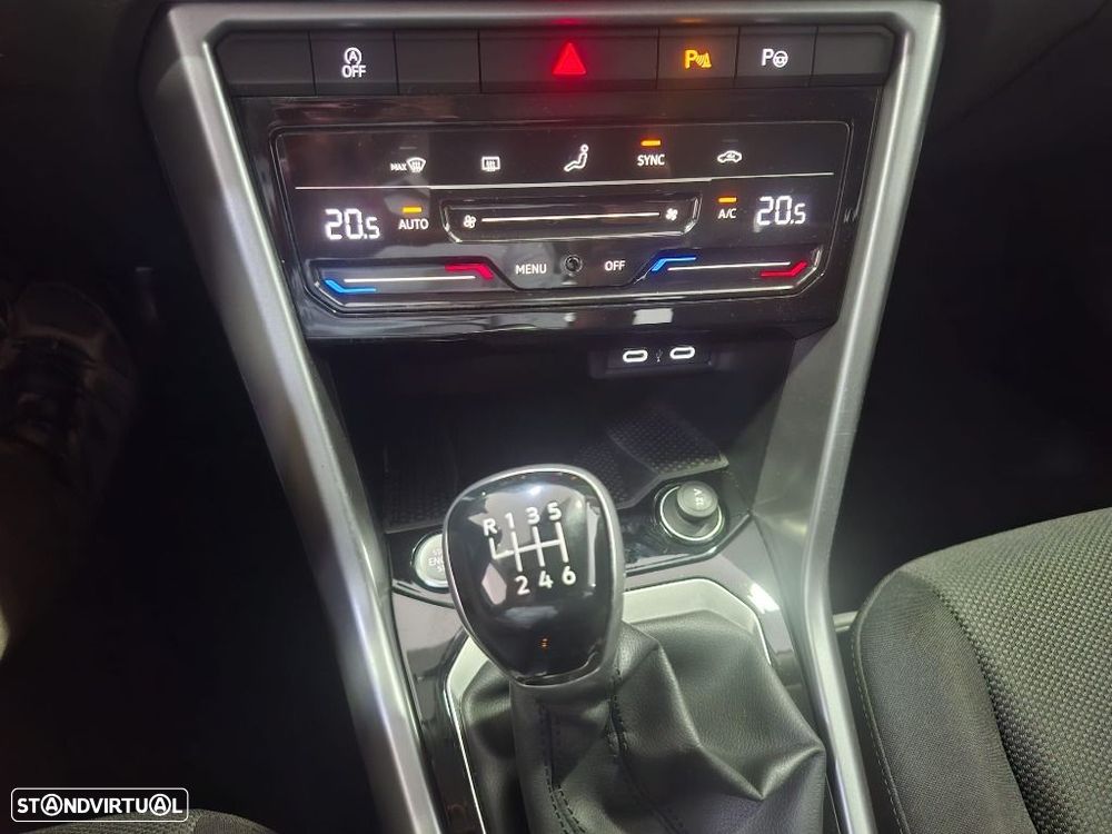 VW T-Roc 1.0 TSI Urban - 19