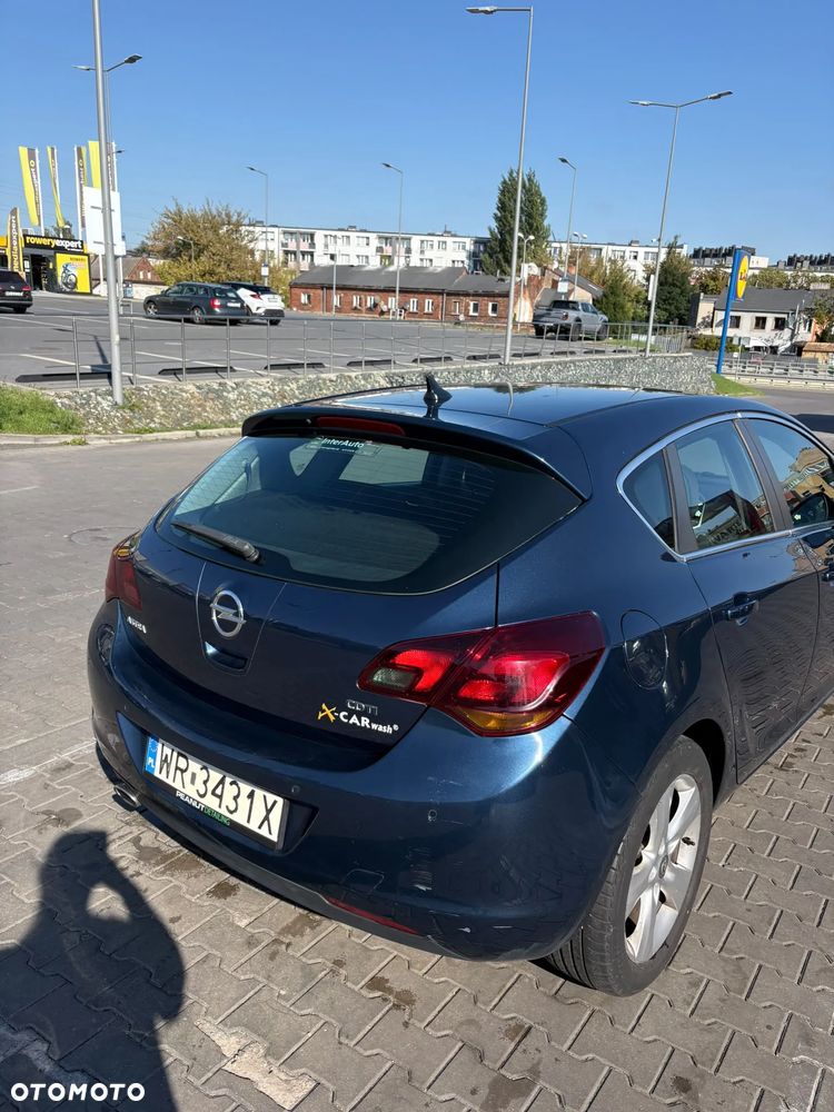 Opel Astra 2.0 CDTI Cosmo - 3