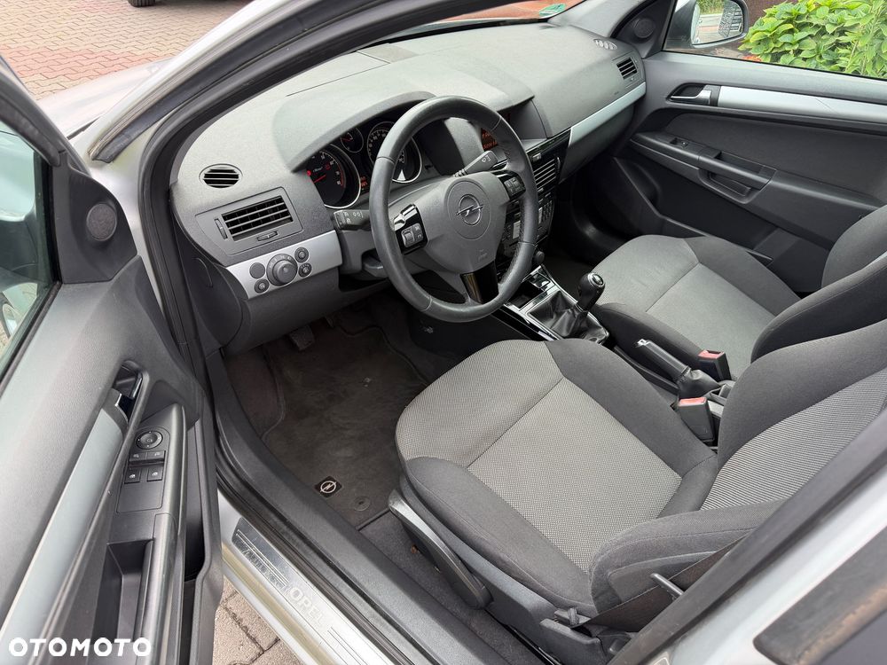 Opel Astra 1.6 Caravan Enjoy - 12