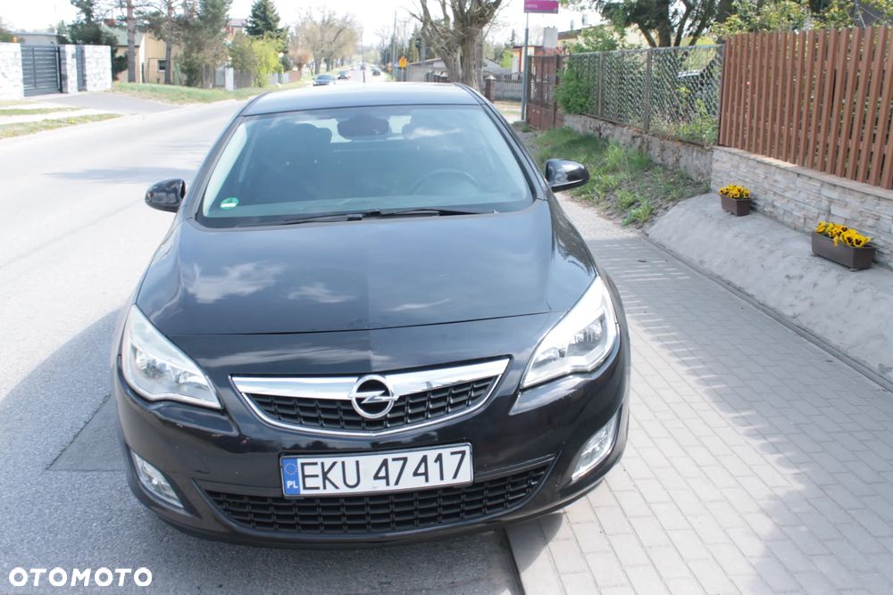 Opel Astra 1.6 Design Edition - 4