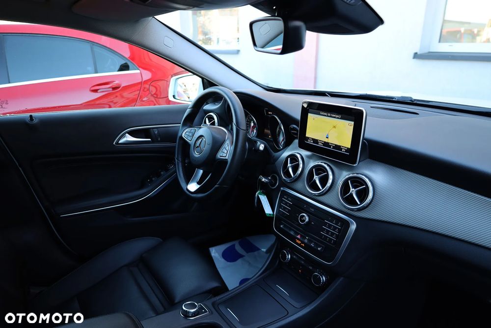 Mercedes-Benz GLA 250 7G-DCT Style - 26