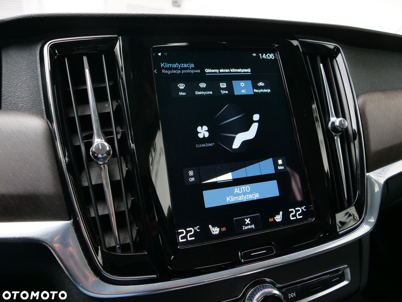 Volvo V90 Cross Country - 27