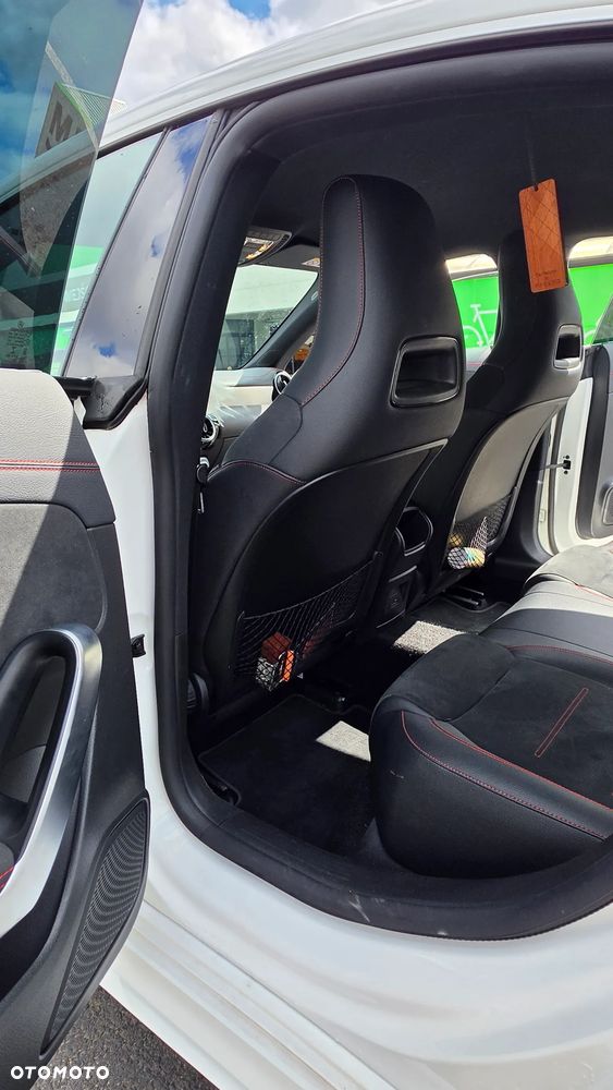 Mercedes-Benz CLA 180 AMG Line 7G-DCT - 9