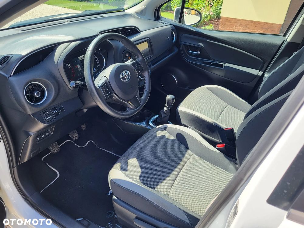 Toyota Yaris 1.5 Premium - 14