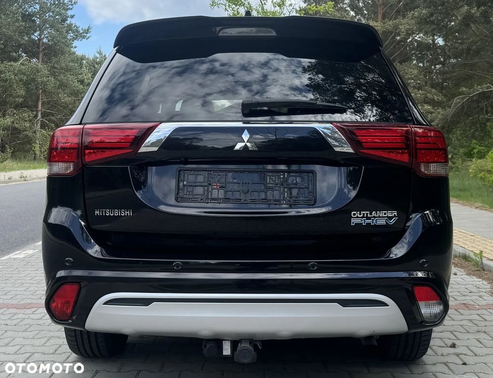Mitsubishi Outlander 2.4 4WD Diamant+ - 7