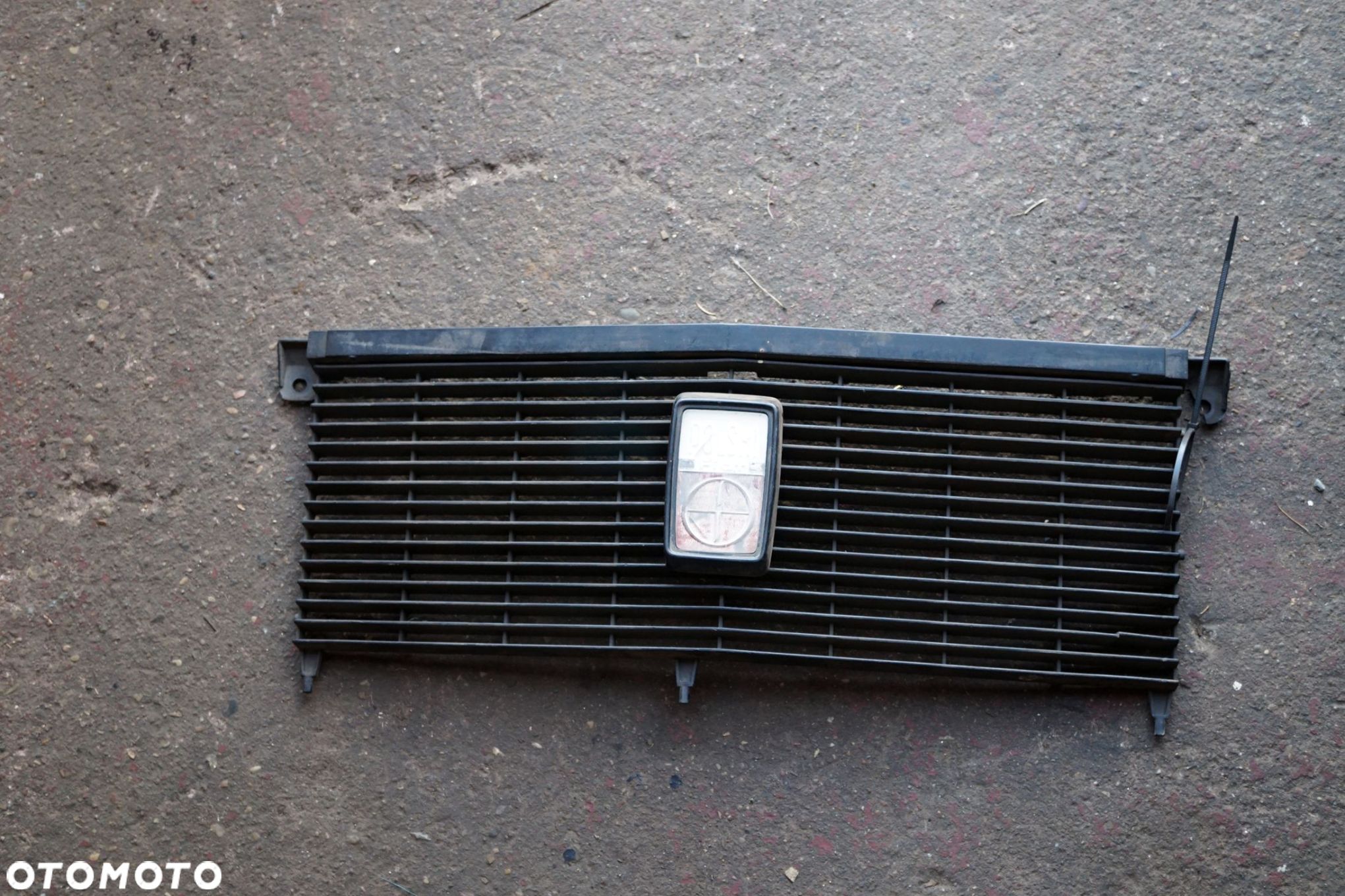 GRILL PRZEDNI ATRAPA CHŁODNICY 125P MR83 POLSKI FIAT  FSO 1983-1991 - 1