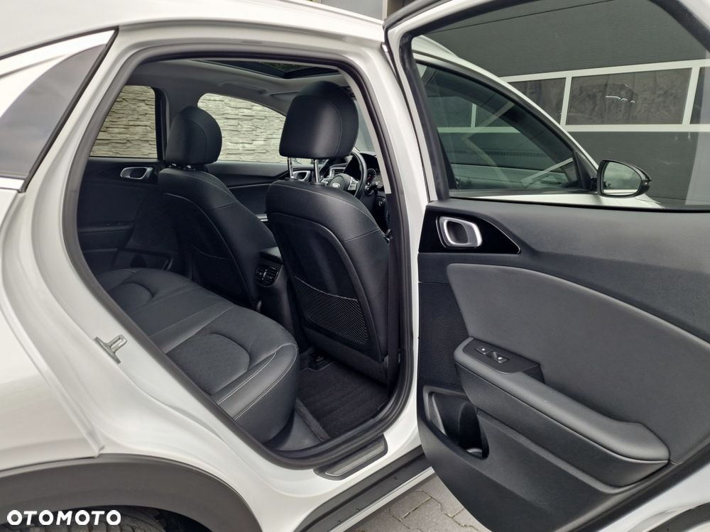 Kia XCeed 1.6 CRDi mHEV Prestige Line DCT - 22