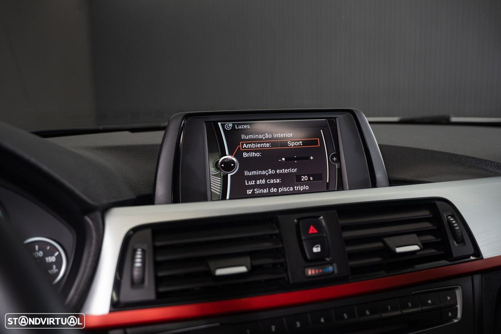 BMW 320 d Auto Line Sport - 30