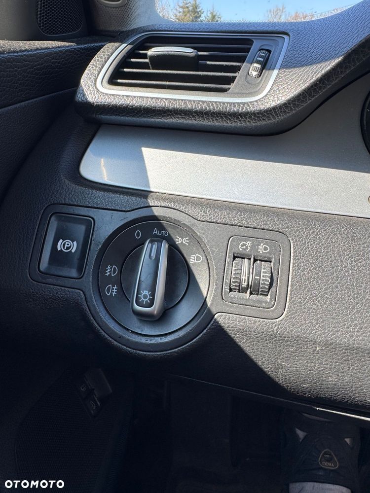 Volkswagen Passat 2.0 TDI DPF Comfortline - 9