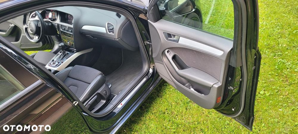 Audi A4 Limousine - 36