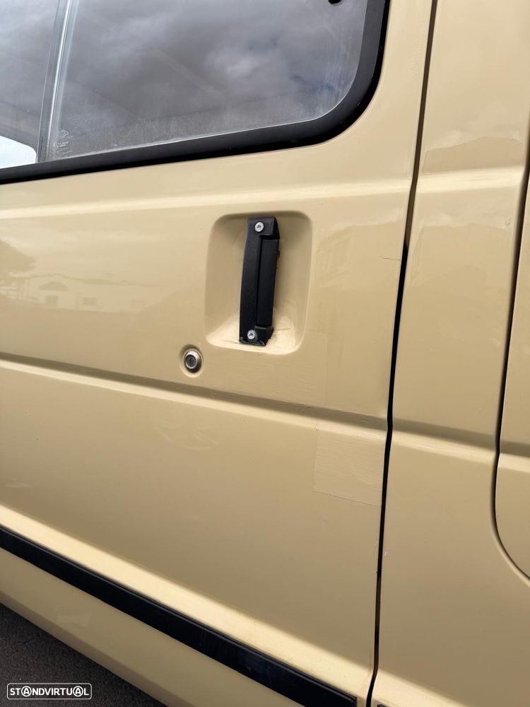 Toyota HiAce - 14