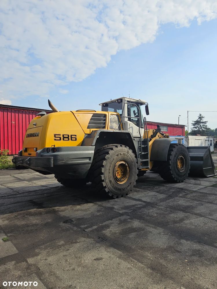 Liebherr 586 - 1