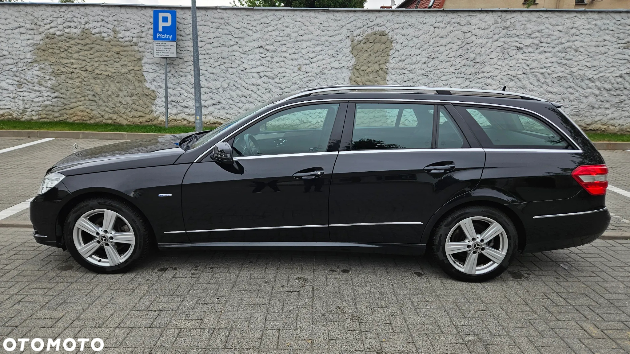 Mercedes-Benz Klasa E 200 T CGI BlueEFFICIENCY Automatik Elegance - 4