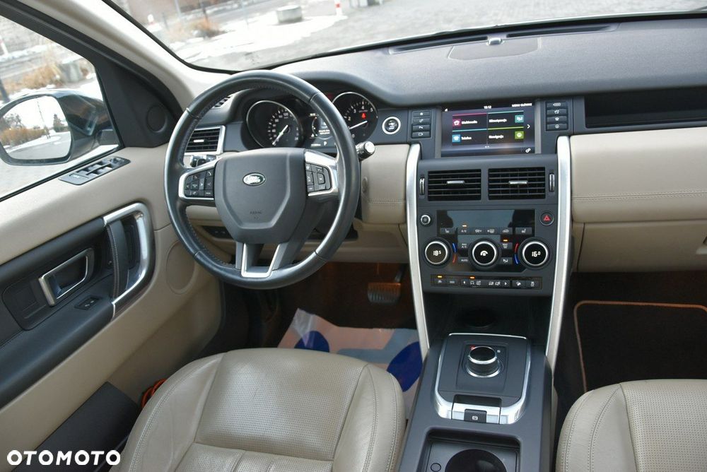 Land Rover Discovery Sport - 11