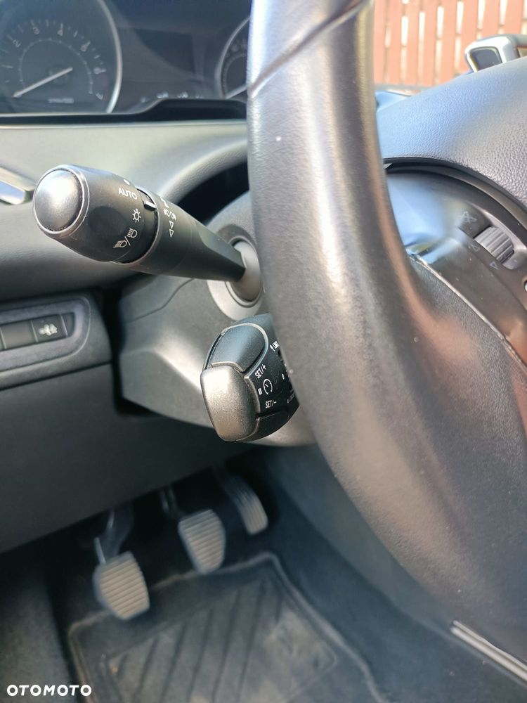 Peugeot 208 82 PureTech Style - 16