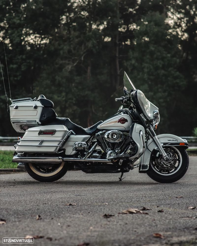 Harley-Davidson FLHTCU Ultra Classic Electra Glide - 13