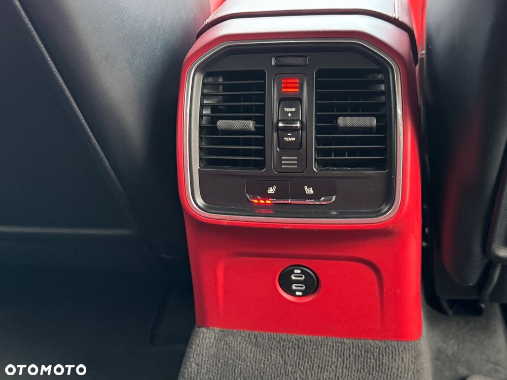 Porsche Macan - 35