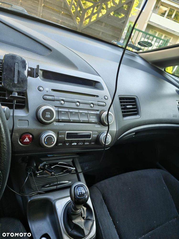Honda Civic 1.8 Comfort - 8