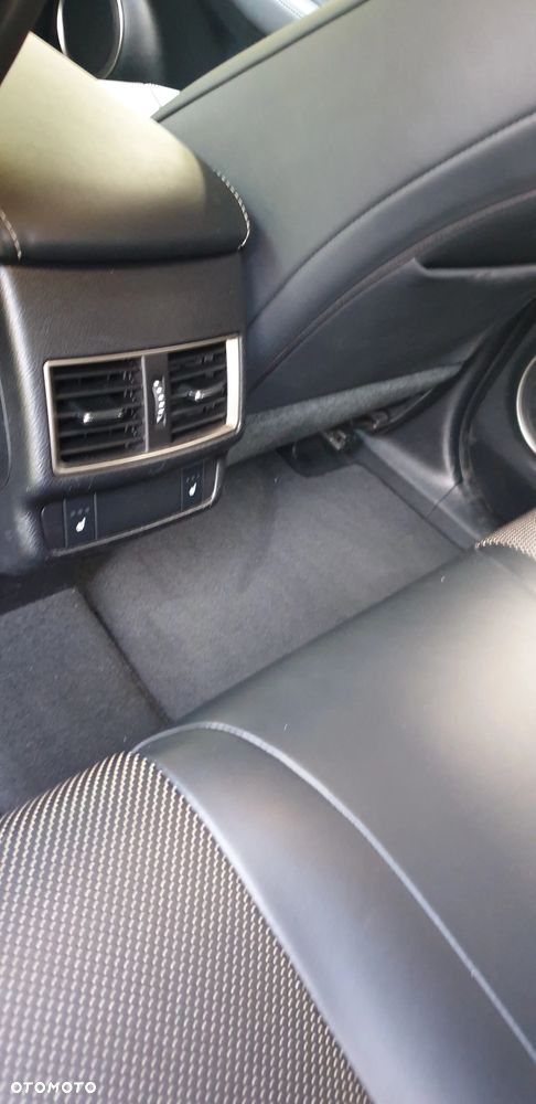 Lexus NX 300h F Sport AWD - 36